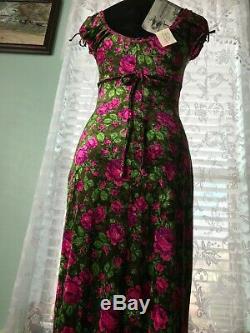 Betsey Johnson Pink Rose and Oak Green Leaves Velvet Dress, Small Bodycon Dress