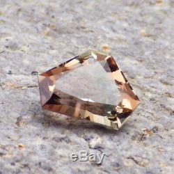 GREEN-GOLD-PINK SCHILLER OREGON SUNSTONE 1.50Ct FLAWLESS-FOR UNIQUE JEWELRY