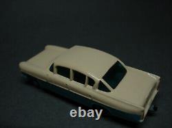 Matchbox LESNEY # 22 VAUXHALL CRESTA in PINK /SEA GREEN sides (VERY RARE)