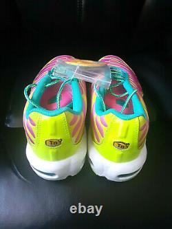Nike Air Max Plus Volt Green Pink Blast CW5840-700 Boy's 6.5Y /Women's size 8