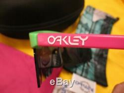 Oakley Razor Blades Green Frame W Fire Lens & Pink Straight Stems Sunglasses New