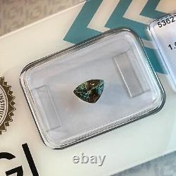 1.01ct Saphir de Changement de Couleur Rose Vert Bleu Sans Chauffage IGI CERTIFIÉ Coupe Triangle