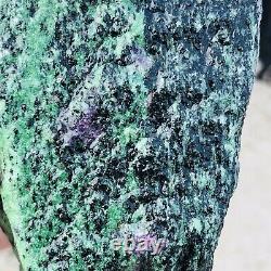 2070g Spécimen minéral brut naturel de rubis rose, de quartz fuchsite verte et noire