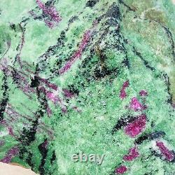2970g spécimen minéral brut de quartz fuchsite vert et noir, avec rubis rose naturel