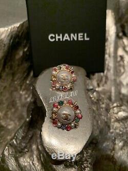 Boucles D'oreilles Chanel Perle 19s CC Goujons Multicolor Rose Vert D'or 2019 Ab1320 Y47591