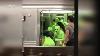 Neon Costumed Girls Ont Un Différend Sur Times Square Métro Train Superamis Nyc