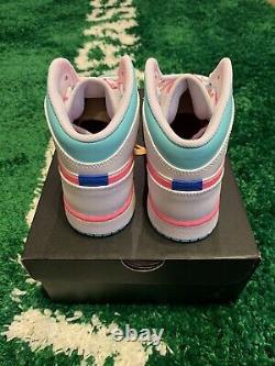 Nike Air Jordan 1 MID White Pink Soar Green Size 7y 555112-102 Flambant Neuf
