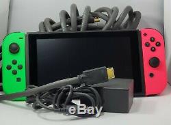 Nintendo Console Commutateur 32gb / Neon Vert Et Rose Joy-con / Dock De Chargement / Mural